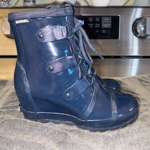 Sorel Women's Navy Wedge Rain Boots Size 10